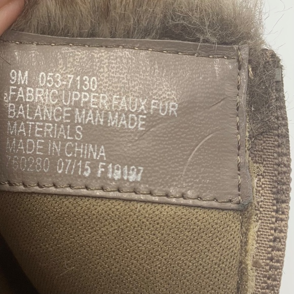 Women’s tan/ beige faux fur trim buckle zippered closure wedge ankle boot boho - Picture 11 of 11